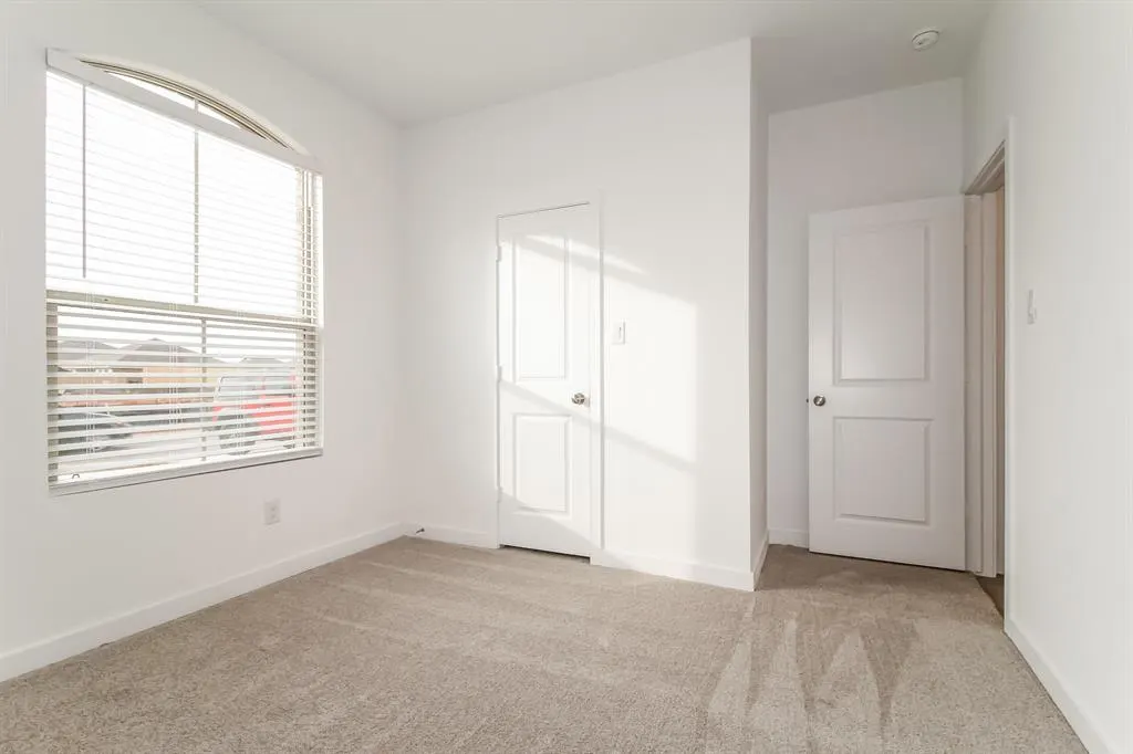 Photo 13 — 1908 Ponderosa Pine Lane, Mustang, OK 73128