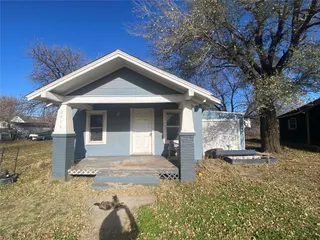 Sold home at 2016 E Walnut Avenue