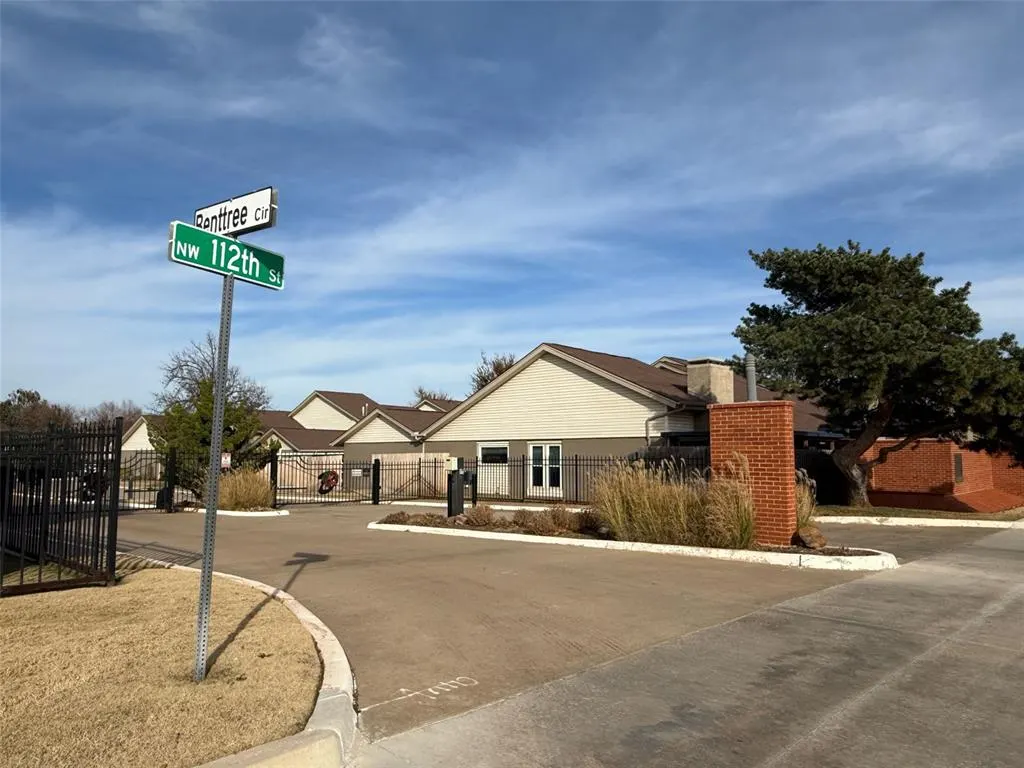 Photo 3 — 11313 Benttree Circle Unit # 11313, Oklahoma City, OK 73120