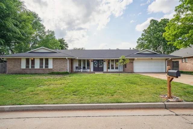 Photo 2 — 12413 Arrowhead Terrace, Oklahoma City, OK 73120