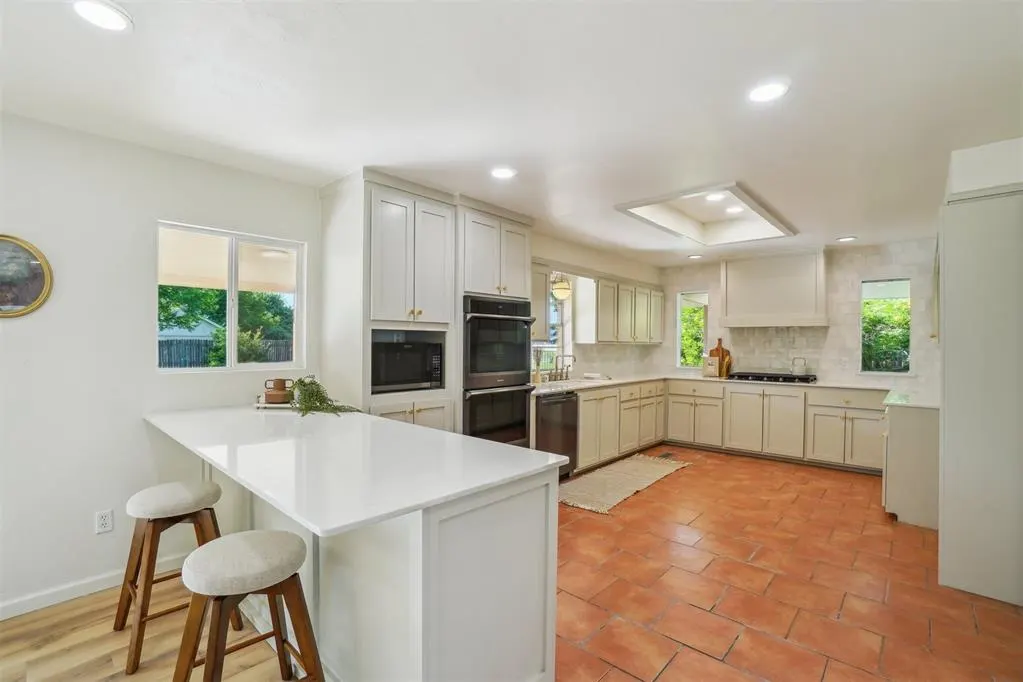 Photo 14 — 12413 Arrowhead Terrace, Oklahoma City, OK 73120