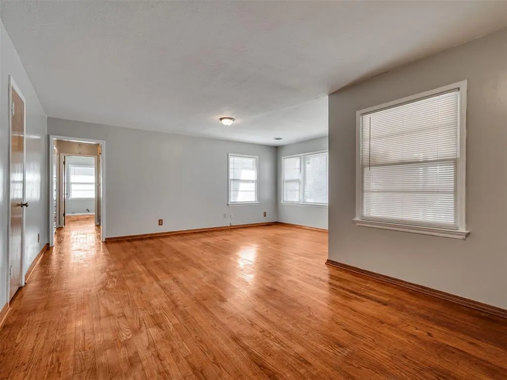 Photo 4 — 4401 NW 16th Place, Oklahoma City, OK 73107