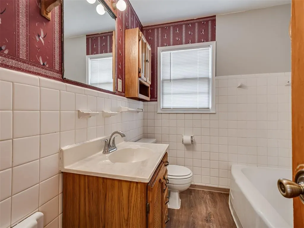 Photo 10 — 4401 NW 16th Place, Oklahoma City, OK 73107