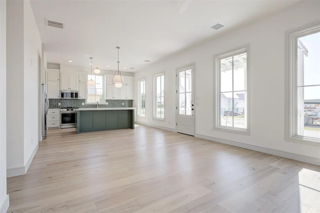 Photo 11 — 39 Lower Greenway, Carlton Landing, OK 74432