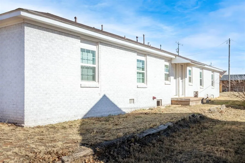 Photo 12 — 506 N 5th, Sayre, OK 73662