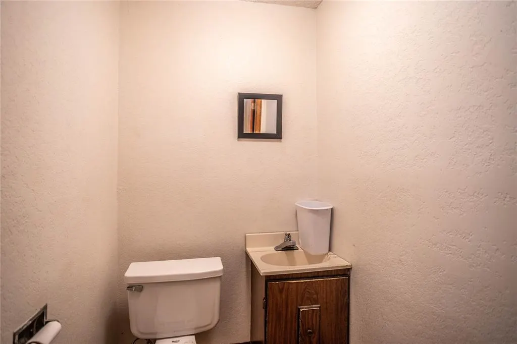 Photo 12 — 1713 S 28th Street, Clinton, OK 73601