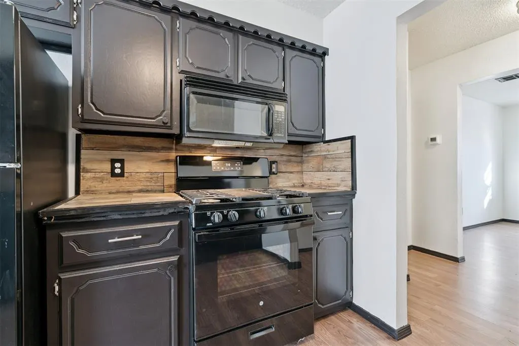 Photo 11 — 1420 NE 8th Street, Oklahoma City, OK 73117