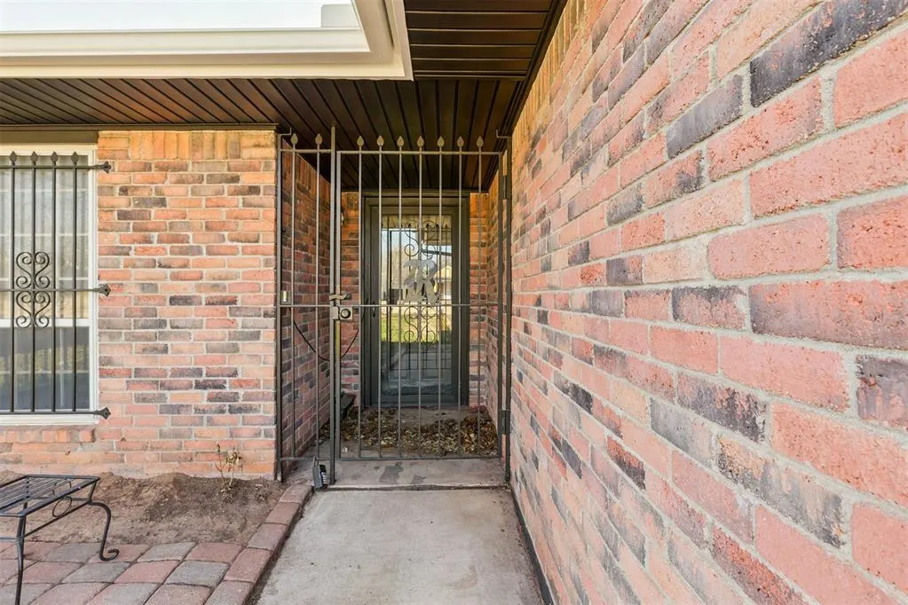 Photo 2 — 1420 NE 8th Street, Oklahoma City, OK 73117