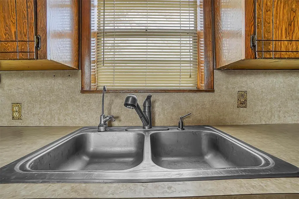 Photo 14 — 131 Thornton Lane, Elk City, OK 73644