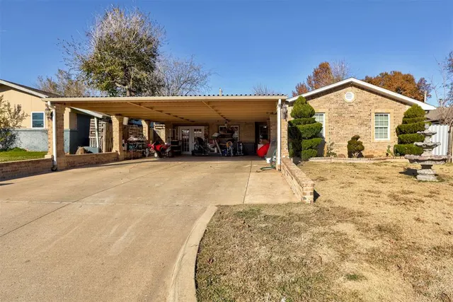 Front exterior — 2633 SW 57th Street, Oklahoma City, OK 73119