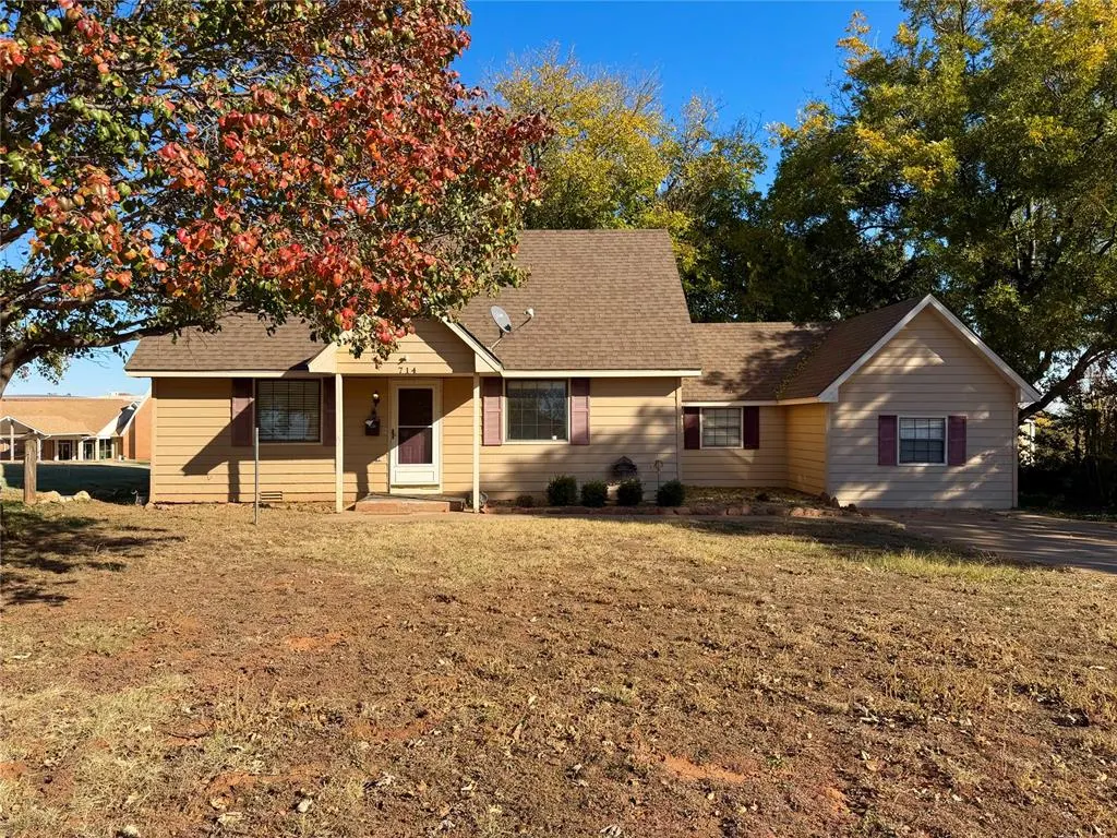 Front exterior — 714 N 5th Street, Weatherford, OK 73096