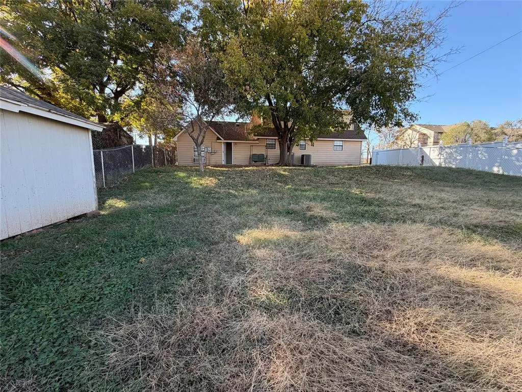 Photo 3 — 714 N 5th Street, Weatherford, OK 73096