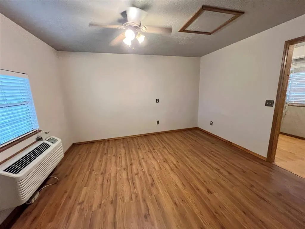 Photo 4 — 714 N 5th Street, Weatherford, OK 73096