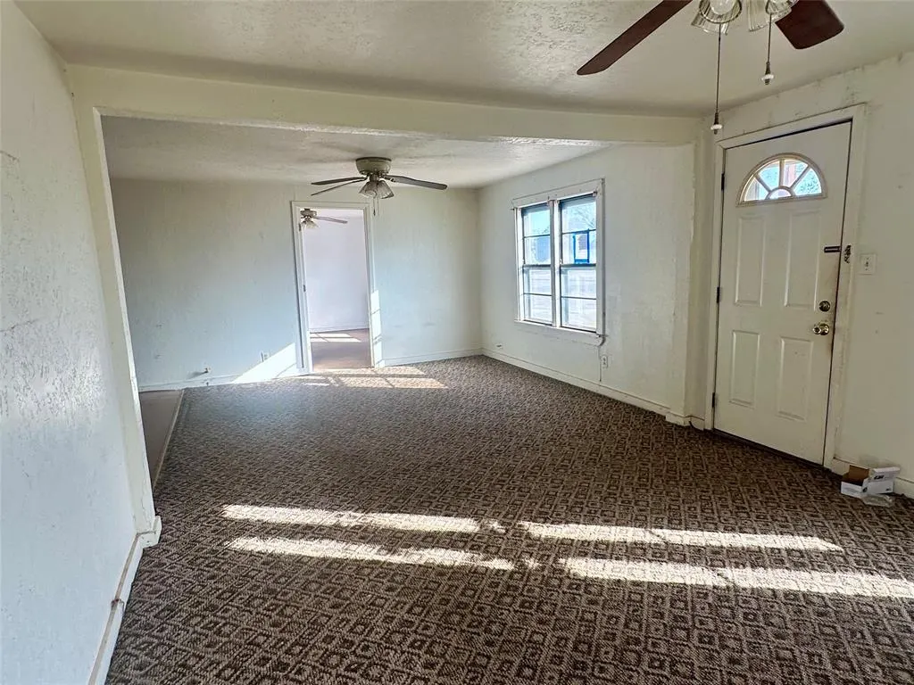 Photo 3 — 417 W Liveoak Street, Altus, OK 73521