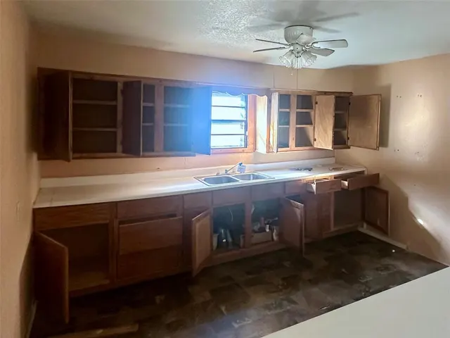 Photo 8 — 417 W Liveoak Street, Altus, OK 73521