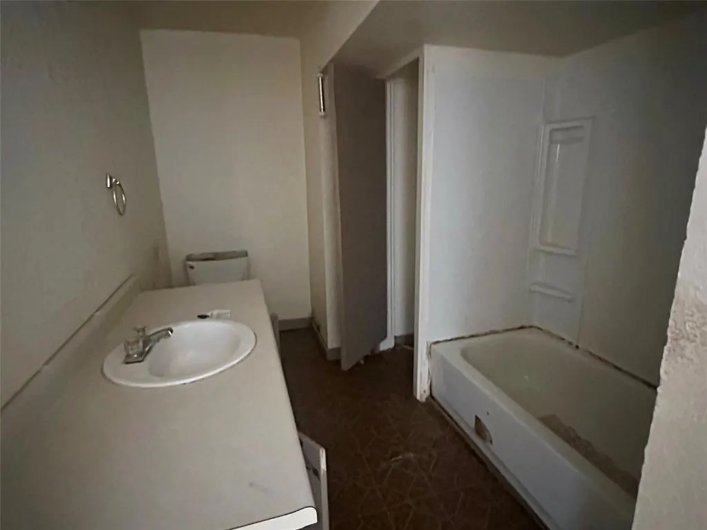 Photo 10 — 417 W Liveoak Street, Altus, OK 73521
