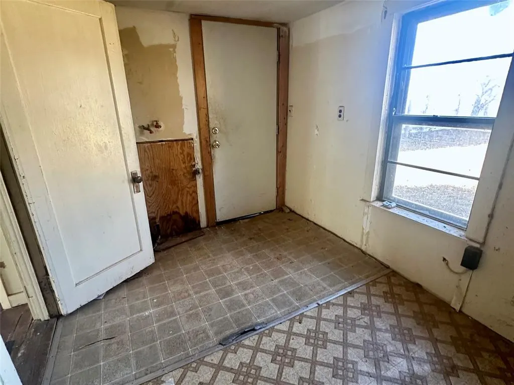 Photo 13 — 417 W Liveoak Street, Altus, OK 73521