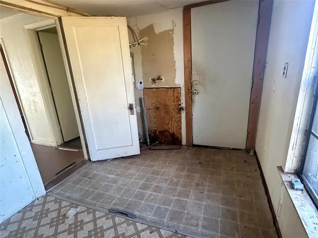 Photo 14 — 417 W Liveoak Street, Altus, OK 73521