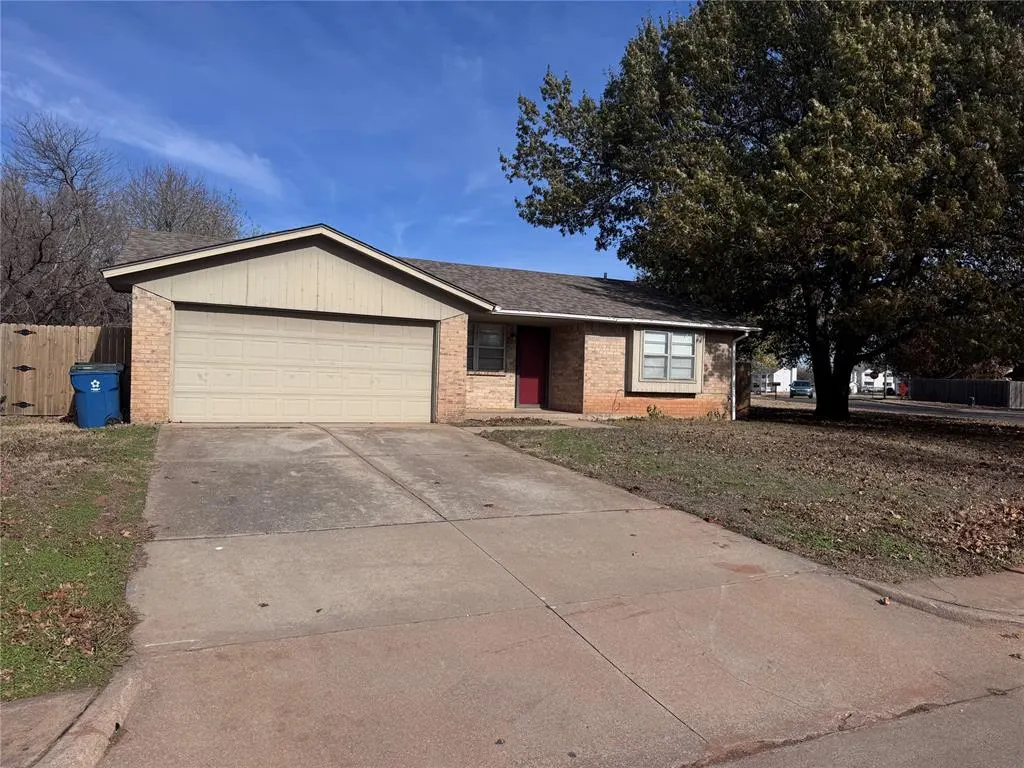 Front exterior — 1009 Lapwing Road, Edmond, OK 73003