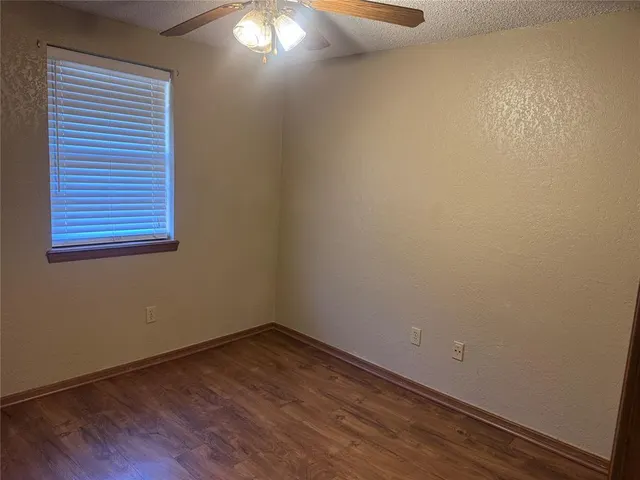 Photo 5 — 1009 Lapwing Road, Edmond, OK 73003