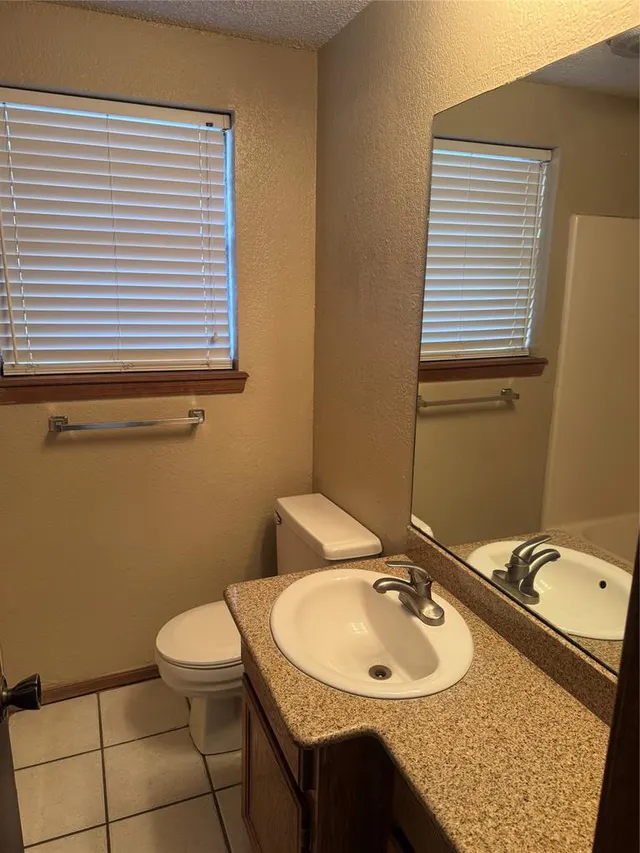 Photo 6 — 1009 Lapwing Road, Edmond, OK 73003