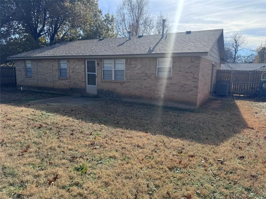 Photo 13 — 1009 Lapwing Road, Edmond, OK 73003