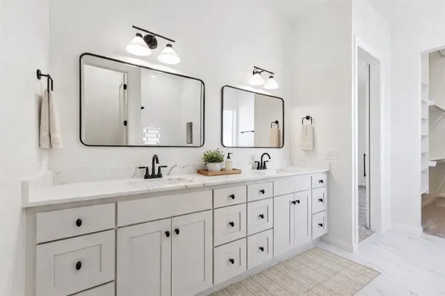 Photo 5 — 6001 Frankie Lynn Lane, Edmond, OK 73034