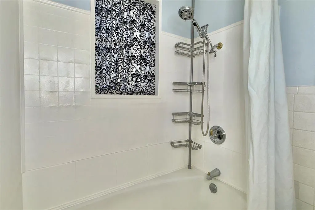 Photo 18 — 513 N Bell Drive, Crescent, OK 73028
