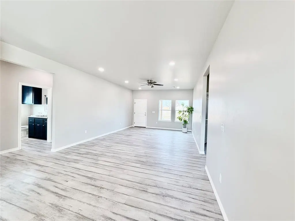 Photo 4 — 815 W Franklin Street, Shawnee, OK 74804