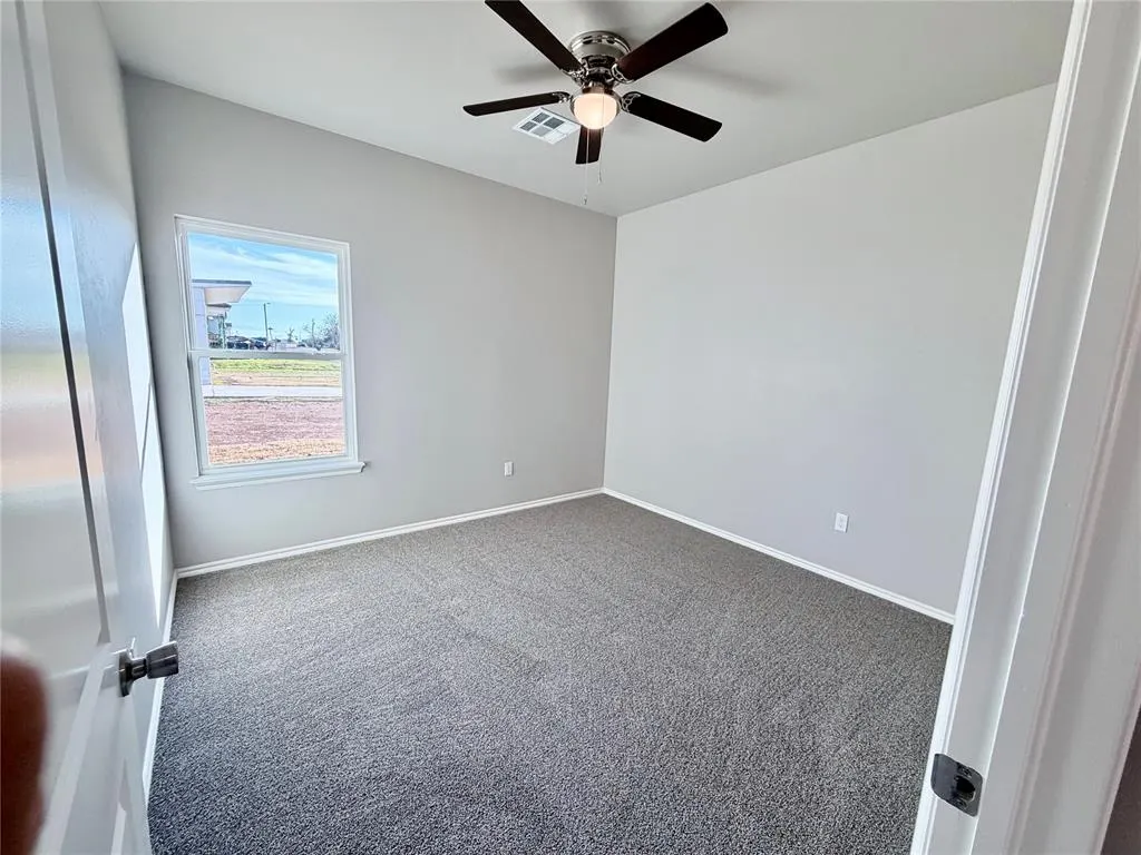 Photo 14 — 815 W Franklin Street, Shawnee, OK 74804