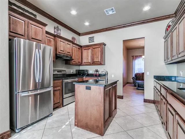 Photo 5 — 3725 Indian Point Circle, Norman, OK 73026