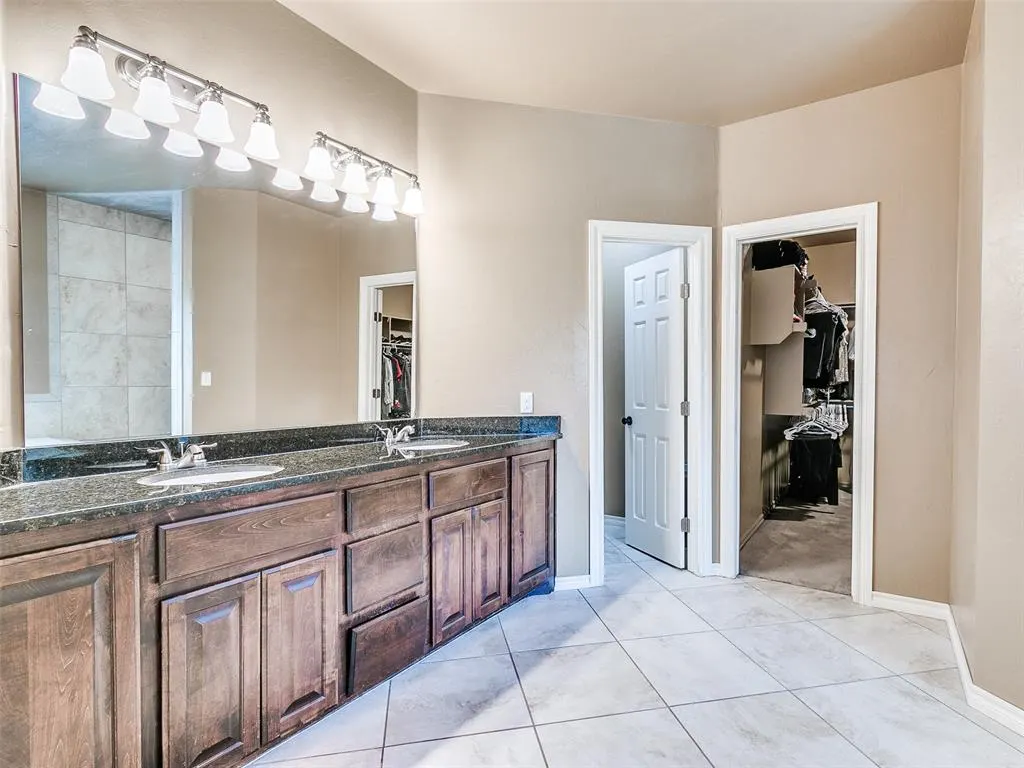 Photo 10 — 3725 Indian Point Circle, Norman, OK 73026