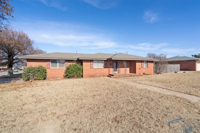 Photo 3 — 624 Skyline Drive, El Reno, OK 73036