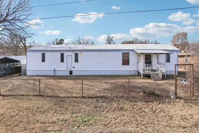 Front exterior — 303 S 1st Street, Rush Springs, OK 73082