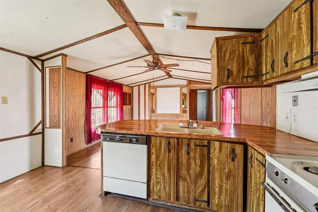 Photo 9 — 303 S 1st Street, Rush Springs, OK 73082