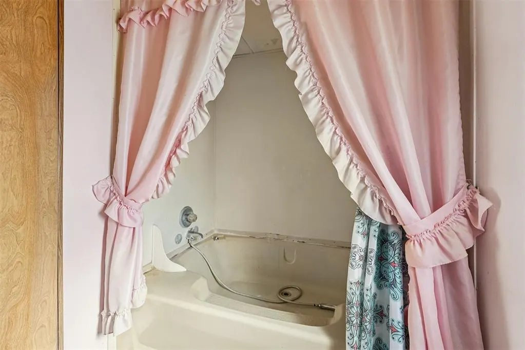 Photo 18 — 303 S 1st Street, Rush Springs, OK 73082