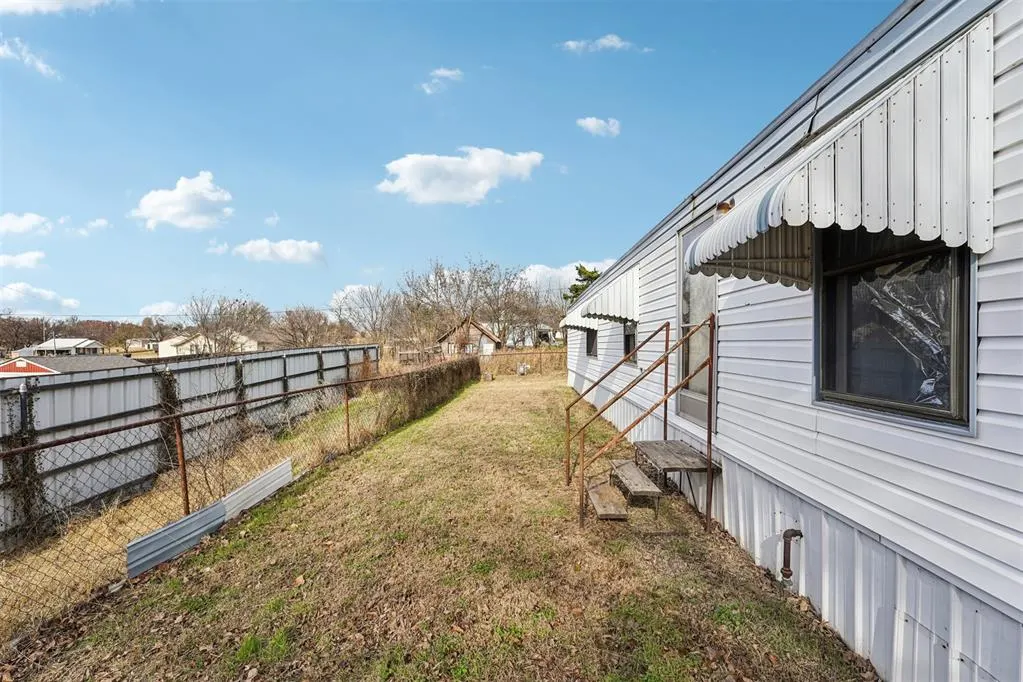 Photo 19 — 303 S 1st Street, Rush Springs, OK 73082