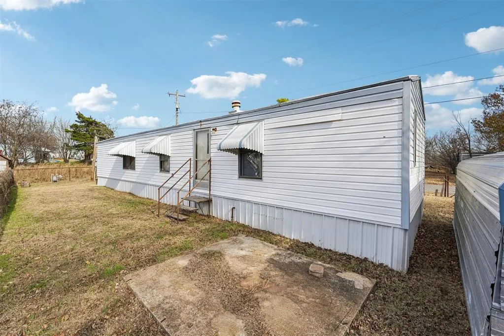 Photo 22 — 303 S 1st Street, Rush Springs, OK 73082