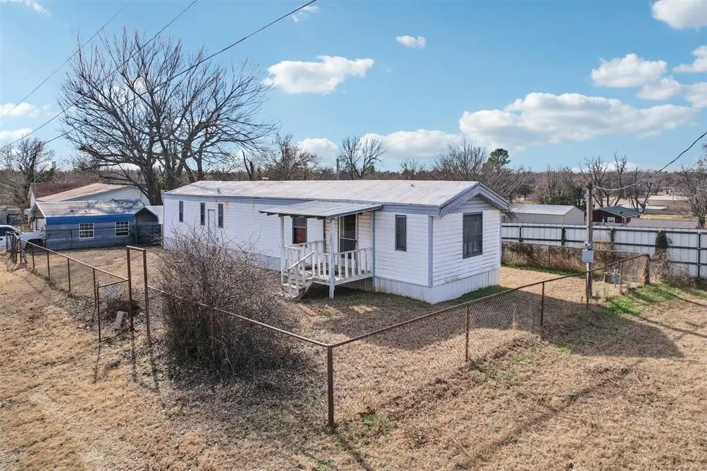Photo 23 — 303 S 1st Street, Rush Springs, OK 73082