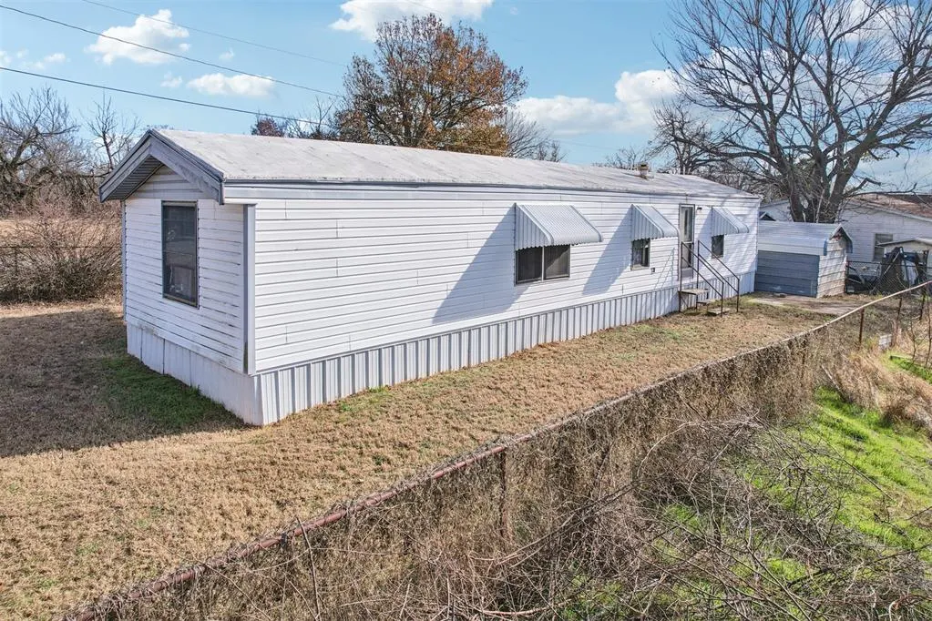 Photo 31 — 303 S 1st Street, Rush Springs, OK 73082