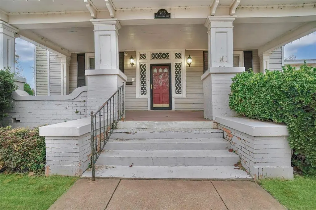 Photo 3 — 705 N Pennsylvania Avenue, Mangum, OK 73554