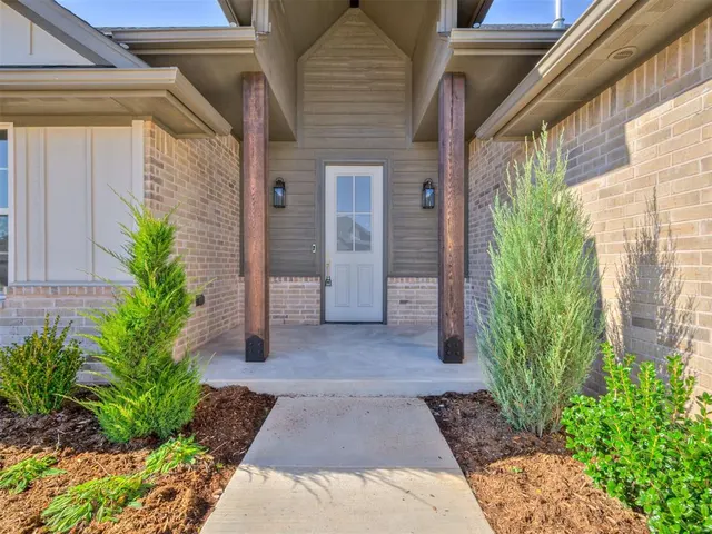 Photo 5 — 14713 Palmerston Drive, Oklahoma City, OK 73142