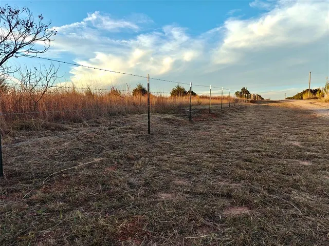 Photo 3 — Topaz Lane, Blanchard, OK 73010