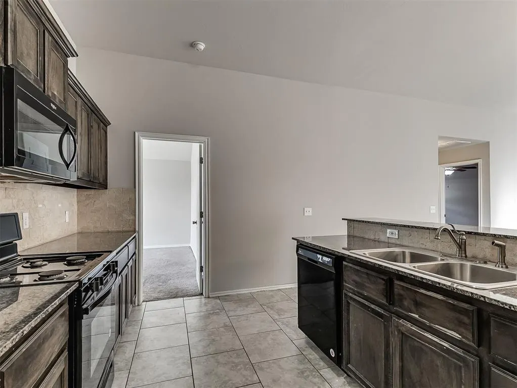 Photo 9 — 12821 William Penn Boulevard, Oklahoma City, OK 73120