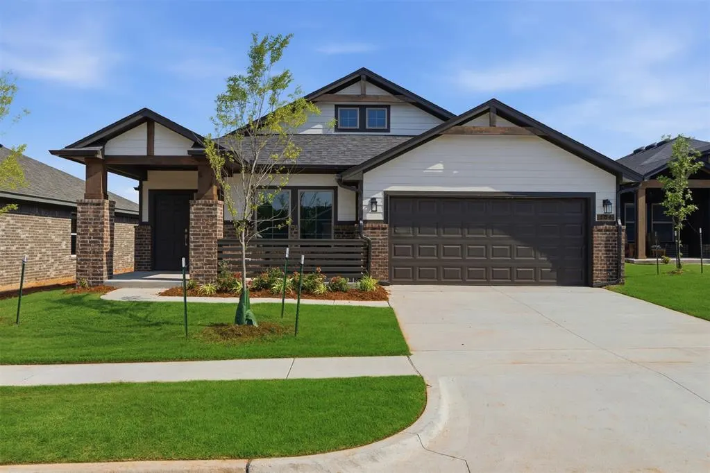 Front exterior — 704 Prairie Drive, Guthrie, OK 73044