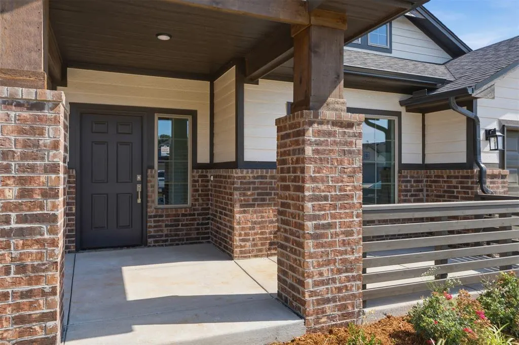 Photo 3 — 704 Prairie Drive, Guthrie, OK 73044