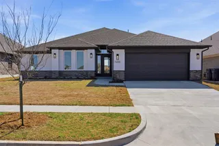 Sold home at 11200 NW 132nd Street