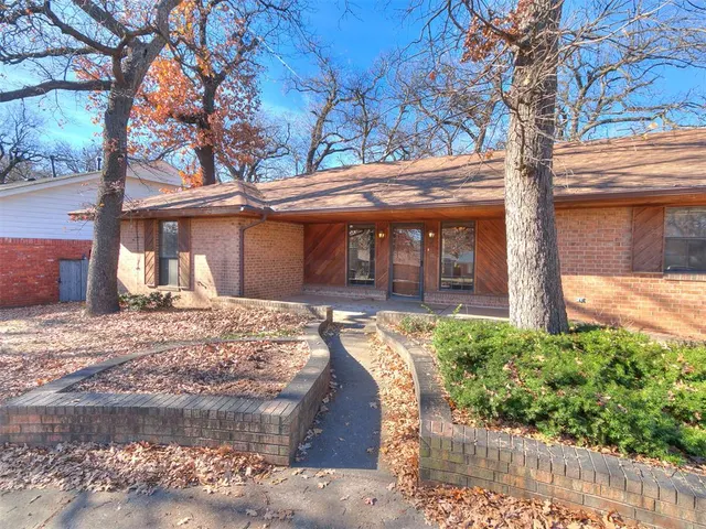 Photo 4 — 1615 Oak Lane, Oklahoma City, OK 73127