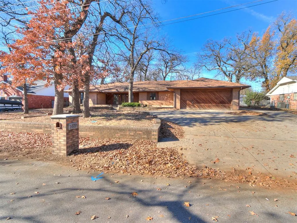 Photo 5 — 1615 Oak Lane, Oklahoma City, OK 73127