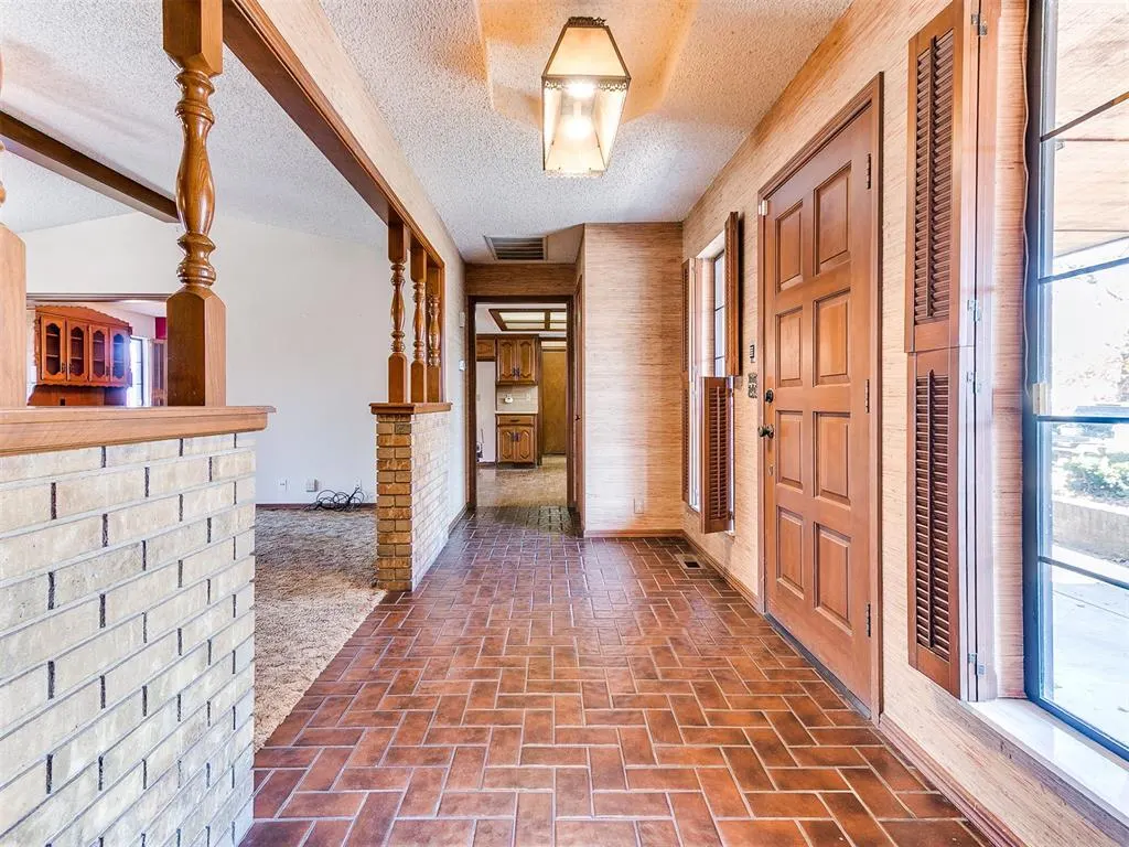 Photo 7 — 1615 Oak Lane, Oklahoma City, OK 73127